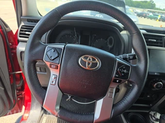 2020 Toyota 4Runner SR5 – miniatura 10