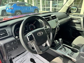 2020 Toyota 4Runner SR5 - miniatura 18