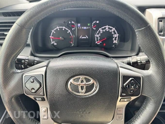 2020 Toyota 4Runner SR5 - miniatura 32