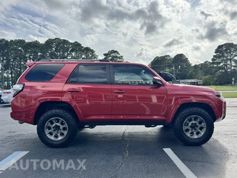 2020 Toyota 4Runner SR5 - miniatura 6