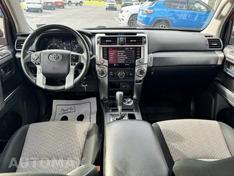 2020 Toyota 4Runner SR5 - miniatura 9