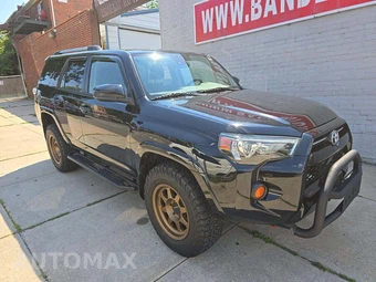 2020 Toyota 4Runner SR5 - miniatura 4