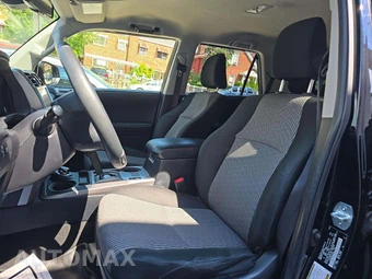 2020 Toyota 4Runner SR5 - miniatura 6
