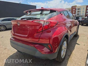 2020 Toyota C-HR LE - miniatura 3