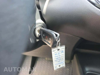 2020 Toyota C-HR LE - miniatura 5