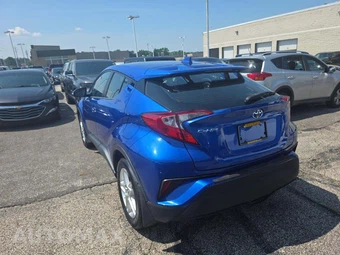 2020 Toyota C-HR LE - miniatura 2