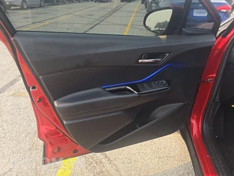 2020 Toyota C-HR XLE - miniatura 9