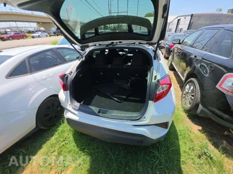 2020 Toyota C-HR XLE - miniatura 14