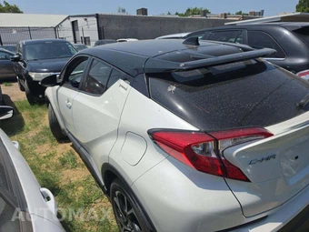 2020 Toyota C-HR XLE - miniatura 2