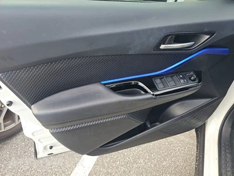 2020 Toyota C-HR XLE - miniatura 9
