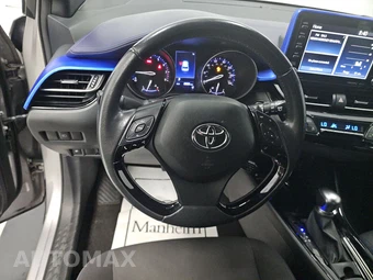 2020 Toyota C-HR XLE – miniatura 10