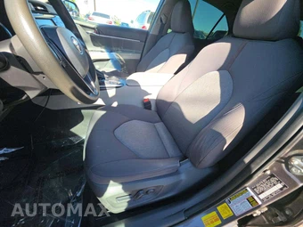 2020 Toyota Camry Hybrid LE - miniatura 3