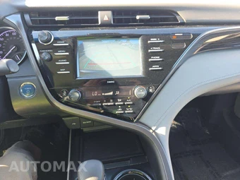2020 Toyota Camry Hybrid LE - miniatura 7