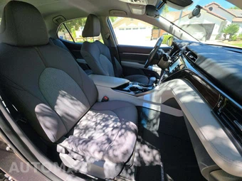 2020 Toyota Camry Hybrid LE - miniatura 15