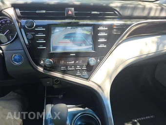 2020 Toyota Camry Hybrid LE - miniatura 7