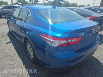 2020 Toyota Camry Hybrid LE - miniatura 2