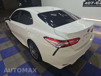 2020 Toyota Camry Hybrid SE - miniatura 2