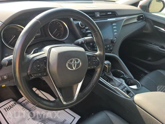 2020 Toyota Camry Hybrid SE - miniatura 11