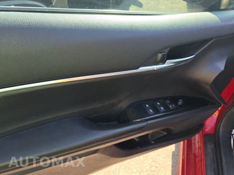 2020 Toyota Camry Hybrid SE - miniatura 9