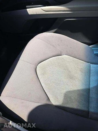 2020 Toyota Camry LE – miniatura 10