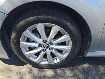 2020 Toyota Camry LE – miniatura 12
