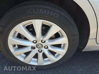 2020 Toyota Camry LE – miniatura 14