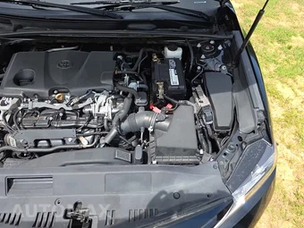 2020 Toyota Camry LE – miniatura 29