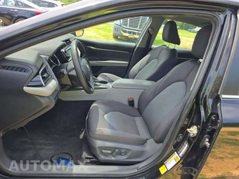 2020 Toyota Camry LE – miniatura 6