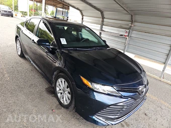 2020 Toyota Camry LE - miniatura 3