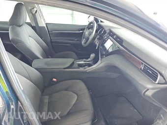 2020 Toyota Camry LE - miniatura 8
