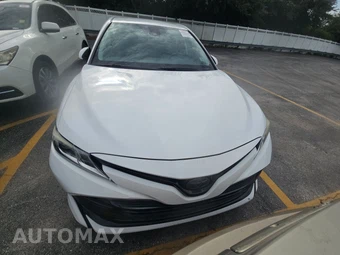 2020 Toyota Camry LE - miniatura 2