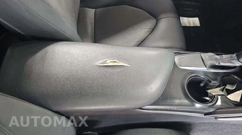 2020 Toyota Camry LE - miniatura 25
