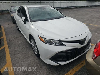 2020 Toyota Camry LE - miniatura 3
