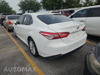 2020 Toyota Camry LE - miniatura 6