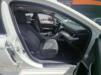 2020 Toyota Camry LE - miniatura 18
