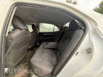 2020 Toyota Camry LE - miniatura 10