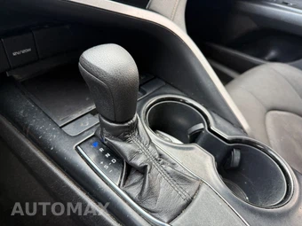 2020 Toyota Camry LE - miniatura 14