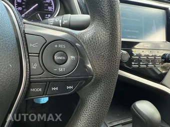 2020 Toyota Camry LE - miniatura 15