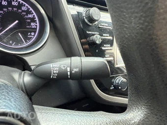 2020 Toyota Camry LE - miniatura 16