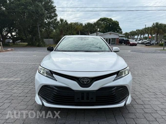 2020 Toyota Camry LE - miniatura 8