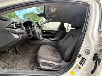 2020 Toyota Camry LE - miniatura 9
