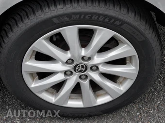 2020 Toyota Camry LE - miniatura 14