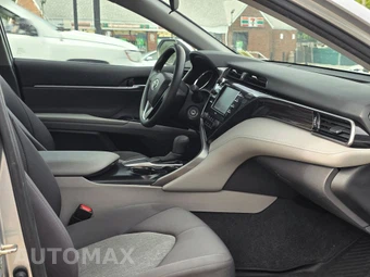 2020 Toyota Camry LE - miniatura 17