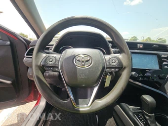 2020 Toyota Camry LE – miniatura 10