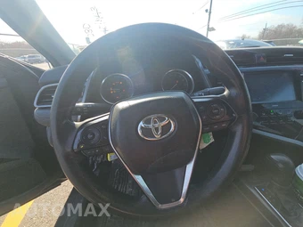 2020 Toyota Camry LE - miniatura 10