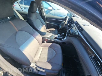 2020 Toyota Camry LE - miniatura 8