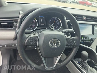 2020 Toyota Camry LE - miniatura 10