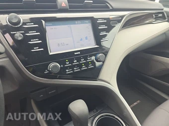 2020 Toyota Camry LE - miniatura 11