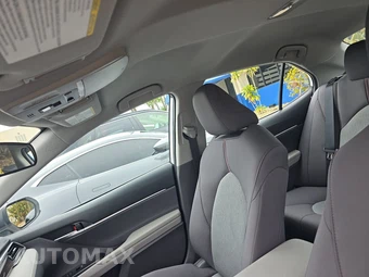 2020 Toyota Camry LE - miniatura 18