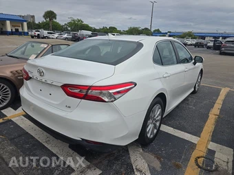 2020 Toyota Camry LE - miniatura 4